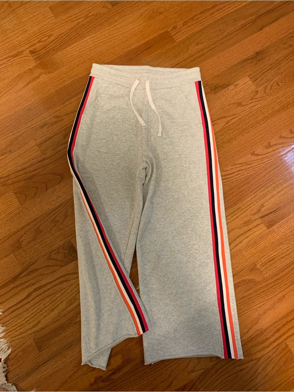 Krimson Klover cropped pants NWOT